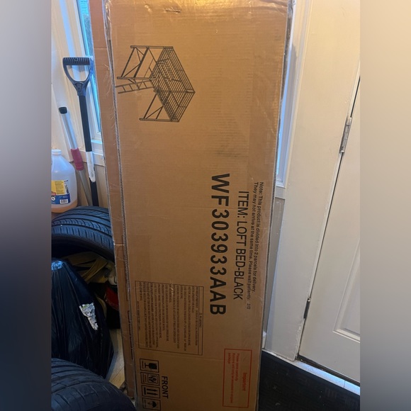 Full Size bed .Product Dimensions 78"L x 56.3"W x 70.9"H - Picture 2 of 4